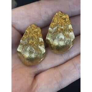 Vintage 1980’s Textured Yellow Gold Tone Clip On Statement Earrings Unsigned